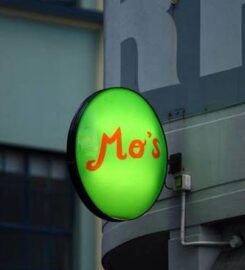 Mo’s